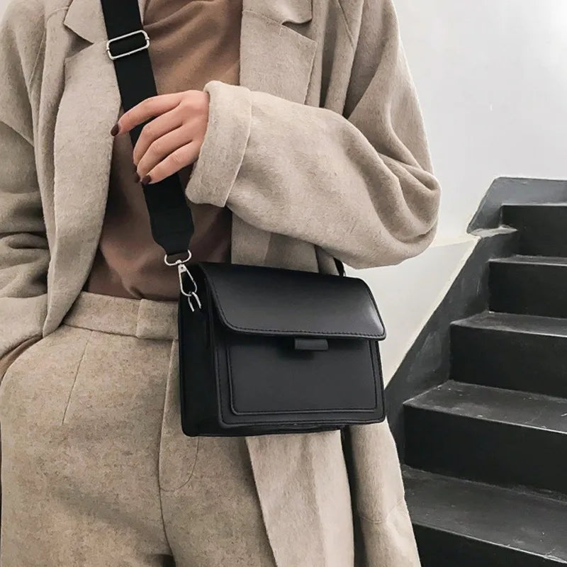 Designer Luxury PU Leather Crossbody Handbag for Women | Fashion Travel Shoulder Messenger Bag (Ladies Small Flap Bag) Luxegan
