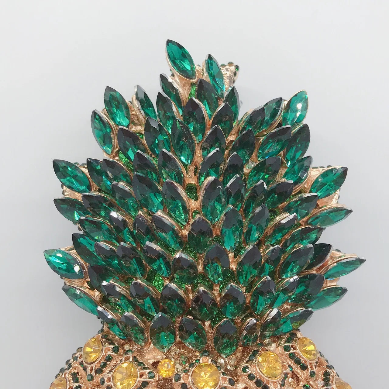 Newest Luxury Pineapple Day Clutch | Sparkling 3D Fruit Banquet Evening Bag | Handcrafted Metallic Wedding & Party Purse with Elegant Silk Lining Luxegan