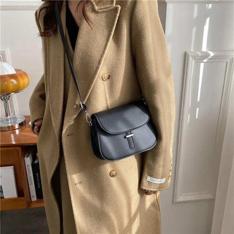 Fashion Women's Crossbody Saddle Bag | Retro Semicircle Handbag & Designer Messenger Bag Luxegan