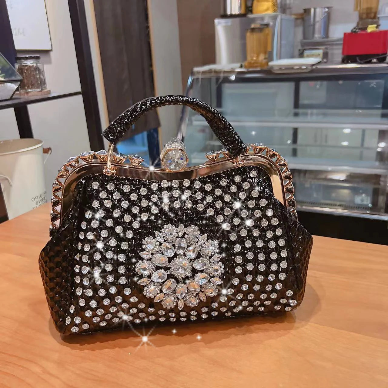 New Summer "Explosive Texture" Shoulder Bag | Senior Sense Diamond-Inset Handbag & Large Capacity Minority Crossbody Luxegan