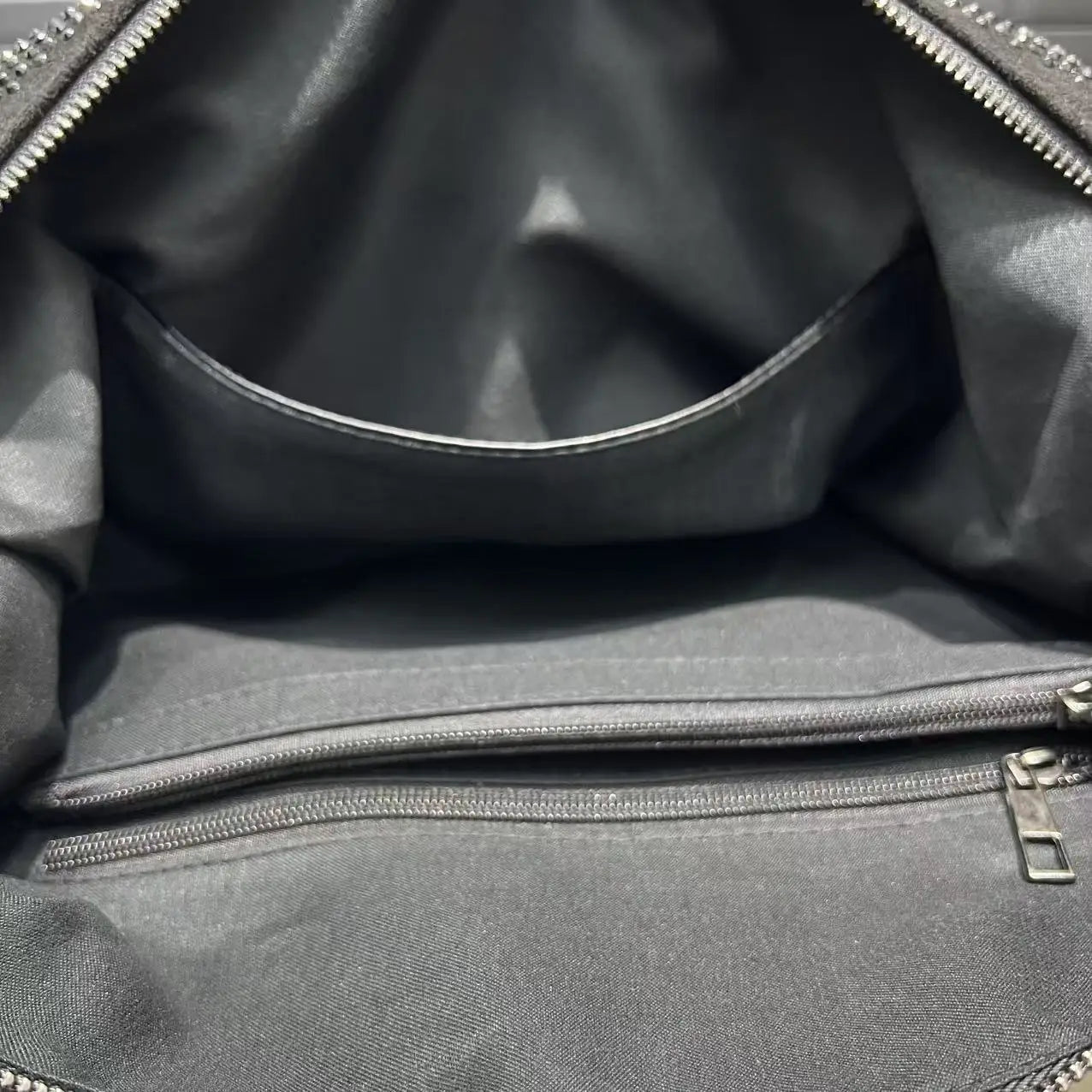Fashion Style Retro Distressed Shoulder Bag | Soft Versatile Commuter Tote with Crossbody Function Luxegan