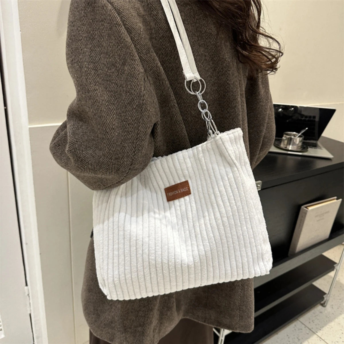 Simple Solid Color Velvet Bag | High Texture Chain Shoulder & Underarm Messenger Bag (Unisex Fashion Handbag for All Seasons) Luxegan