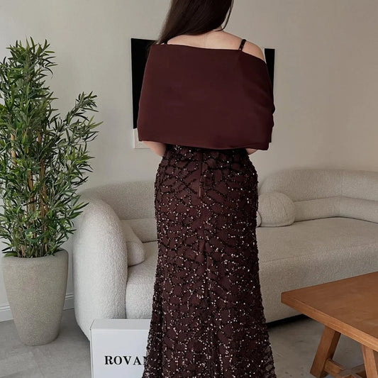 Bella - Vestido de fiesta de corte sirena entallado, cuello cuadrado, color marrón oscuro, con lentejuelas y hombros con lazo, 2025