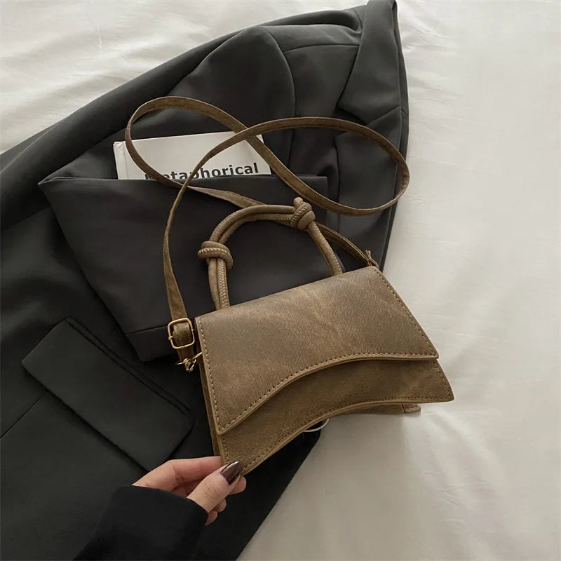 Fashionable Women's Shoulder Bag | Pure Color Trendy Crossbody Bag & Simple Casual Diagonal Bag (Small Square Bags for Autumn & All Seasons) Luxegan