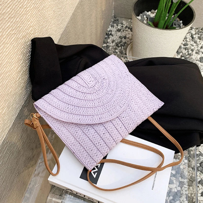 Bolsos de playa de verano para mujer Bolso bandolera de paja hecho a mano con sobre Bolso de hombro trenzado Bolso de mano de vacaciones tejido
