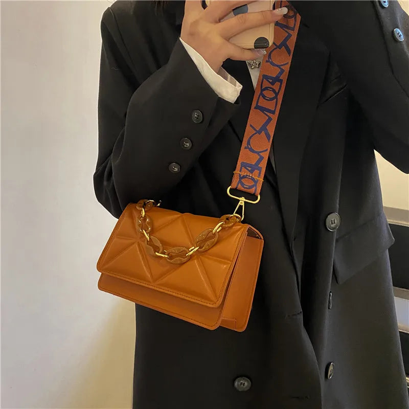 New Women's Bags Korean Version | Lingge Chain Shoulder Bag & Solid Color Messenger Small Square Bag Luxegan