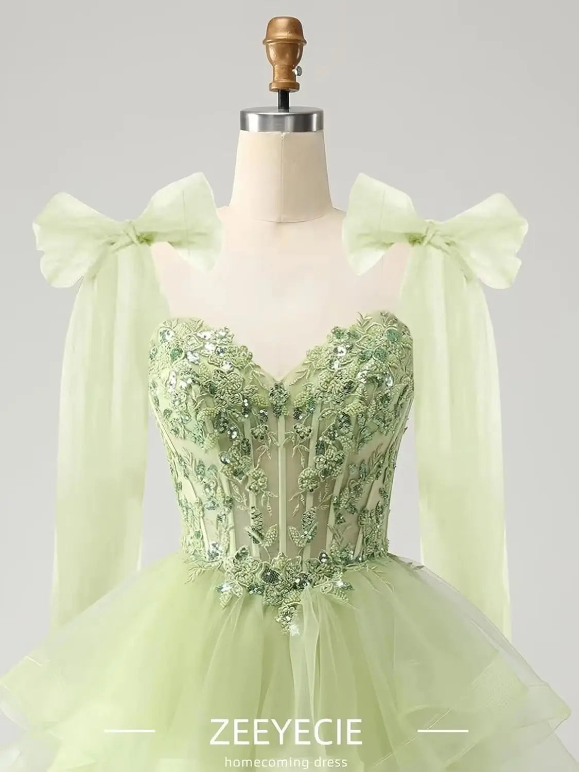Tiered Tulle Homecoming Dresses Sparkly Lace Applique Bow Straps Short Prom Dress for Teens Cocktail Dress Graduation Dress