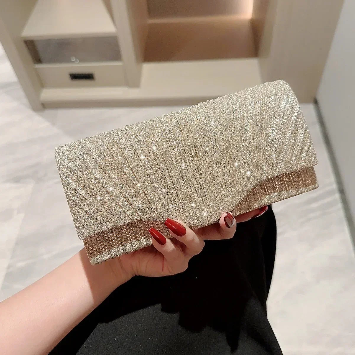 Elegant Glitter Silver Envelope Clutch | Fashion Hard-Shell Evening Bag with Flap Pocket | Luxury Party Handbag & Long Chain Shoulder Bag for Weddings Luxegan