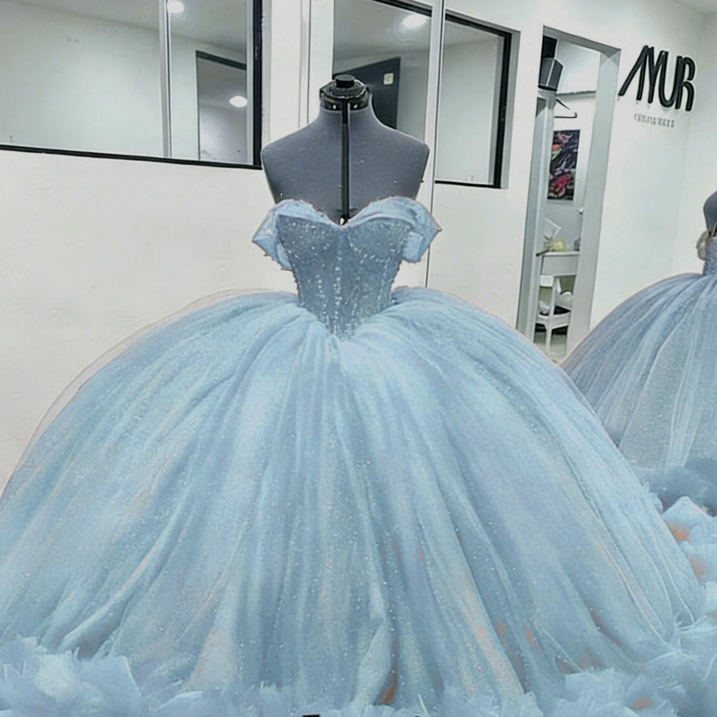 Exquisite Princess Sweetheart Quinceañera Ball Gown | Elegant Off-The-Shoulder Floral Applique Dress for Girls | Vintage Pleated Tulle Floor-Length Gala Gown | Custom Made Lace-Up Vestidos De 15 Quinceanera Luxegan