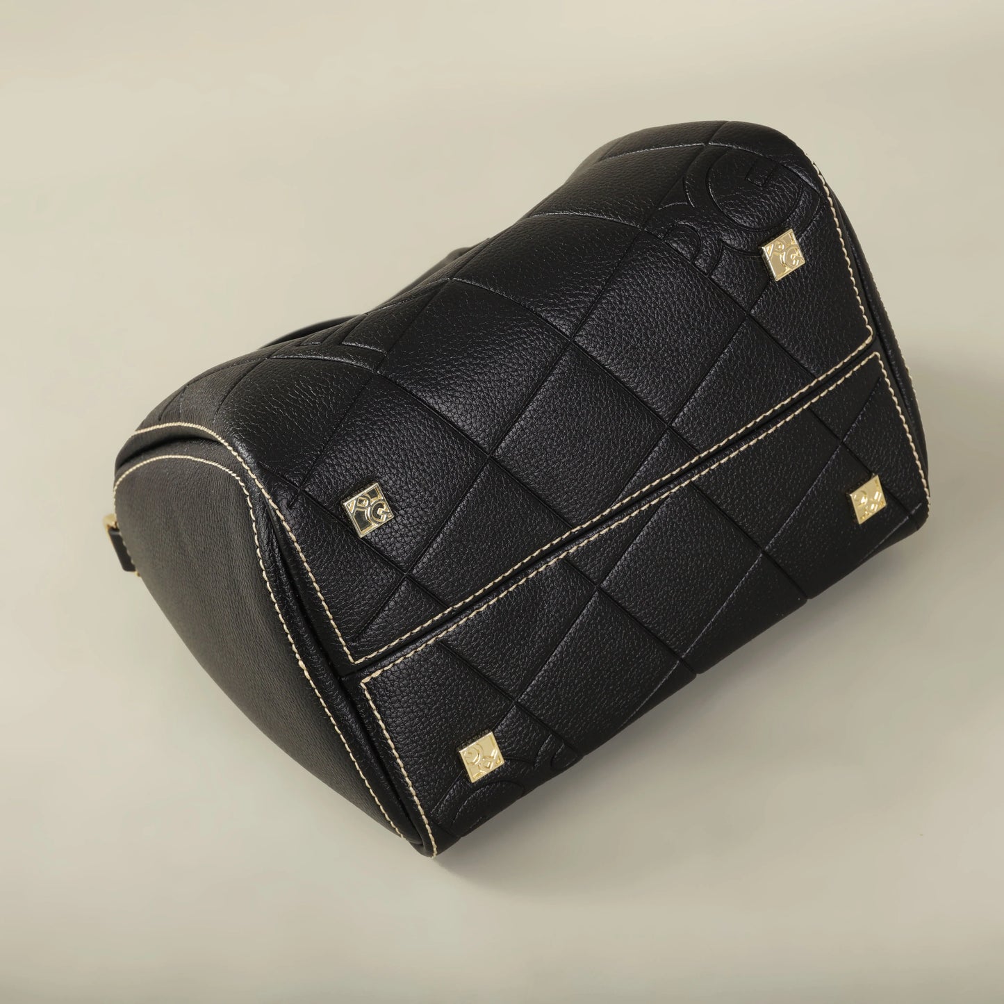 New Vintage Women's High-Capacity Handbag | Luxury Designer Bucket Bag | Classic Geometric PU Leather Shoulder & Messenger Bag (Model P3192) Luxegan