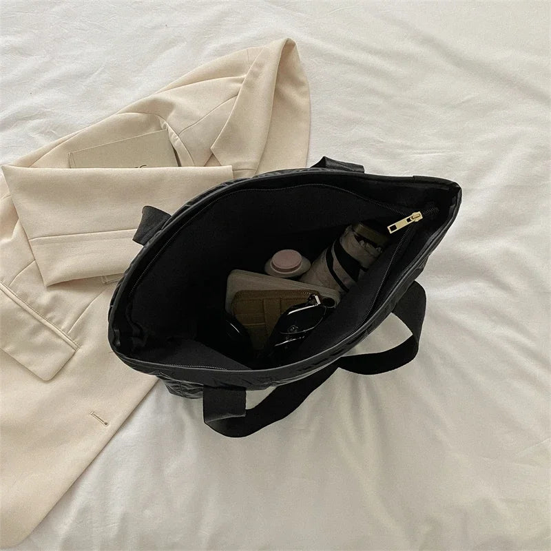 Stylish Single Shoulder Bag | Solid Color Zipper Closure & Square Shape Luxegan