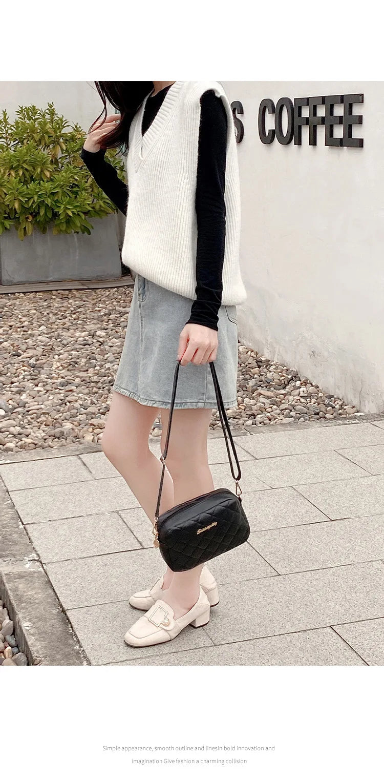 Trendy Lingge Embroidery Canvas Camera Crossbody Bag | Fashion Chain Tassel Small Messenger Bag for Women Luxegan