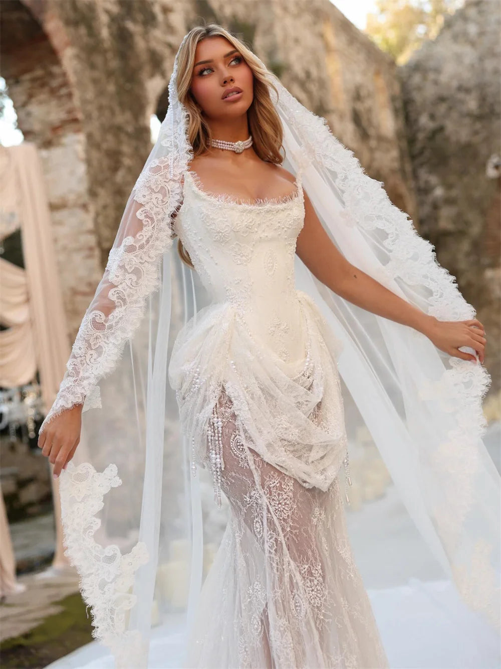 Tokyo Customized White Lace Strapless Neck Wedding Dresses Sleeveless Zip Back Bridal Gown 2026 Elegant Mermaid Wedding Gown