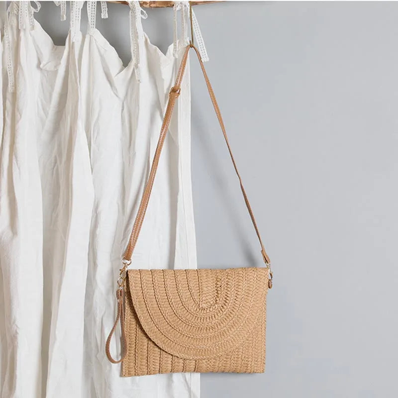 Bolsos de playa de verano para mujer Bolso bandolera de paja hecho a mano con sobre Bolso de hombro trenzado Bolso de mano de vacaciones tejido