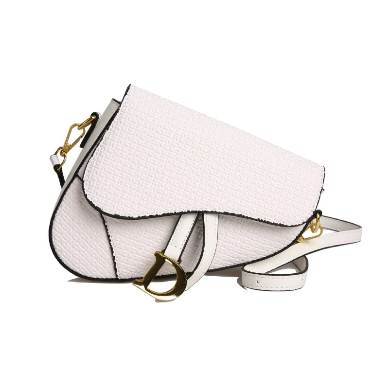 Luxury Popular Shoulder Bag | Designer Tote Purse & Ladies Elegant Chain Strap Crossbody Bag (Suitable for Daily Use) Luxegan