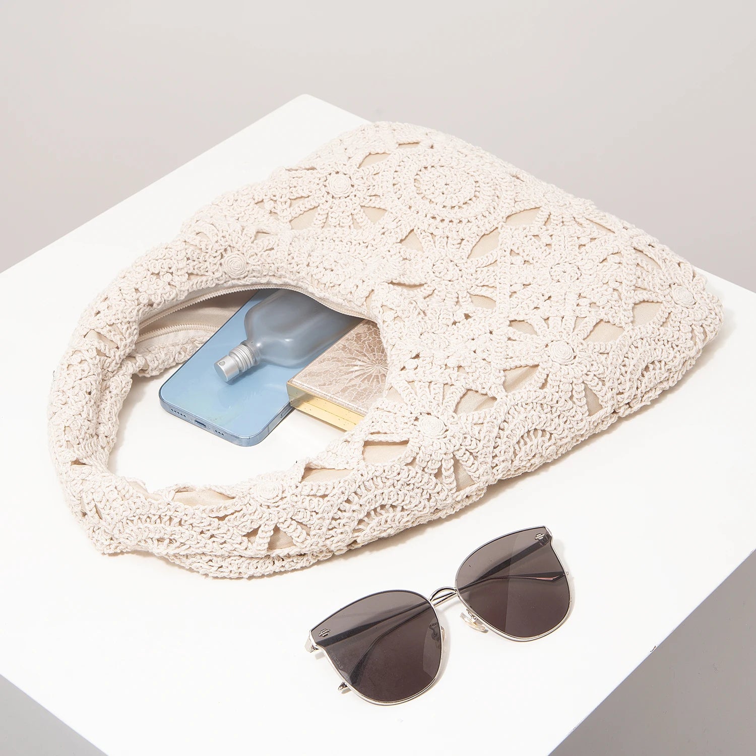 Pattern Hollow Woven Shoulder Bag | Bohemia Straw-Style Beach Bag | Premium Crochet Set Vacation Handbag for Spring & Summer Luxegan