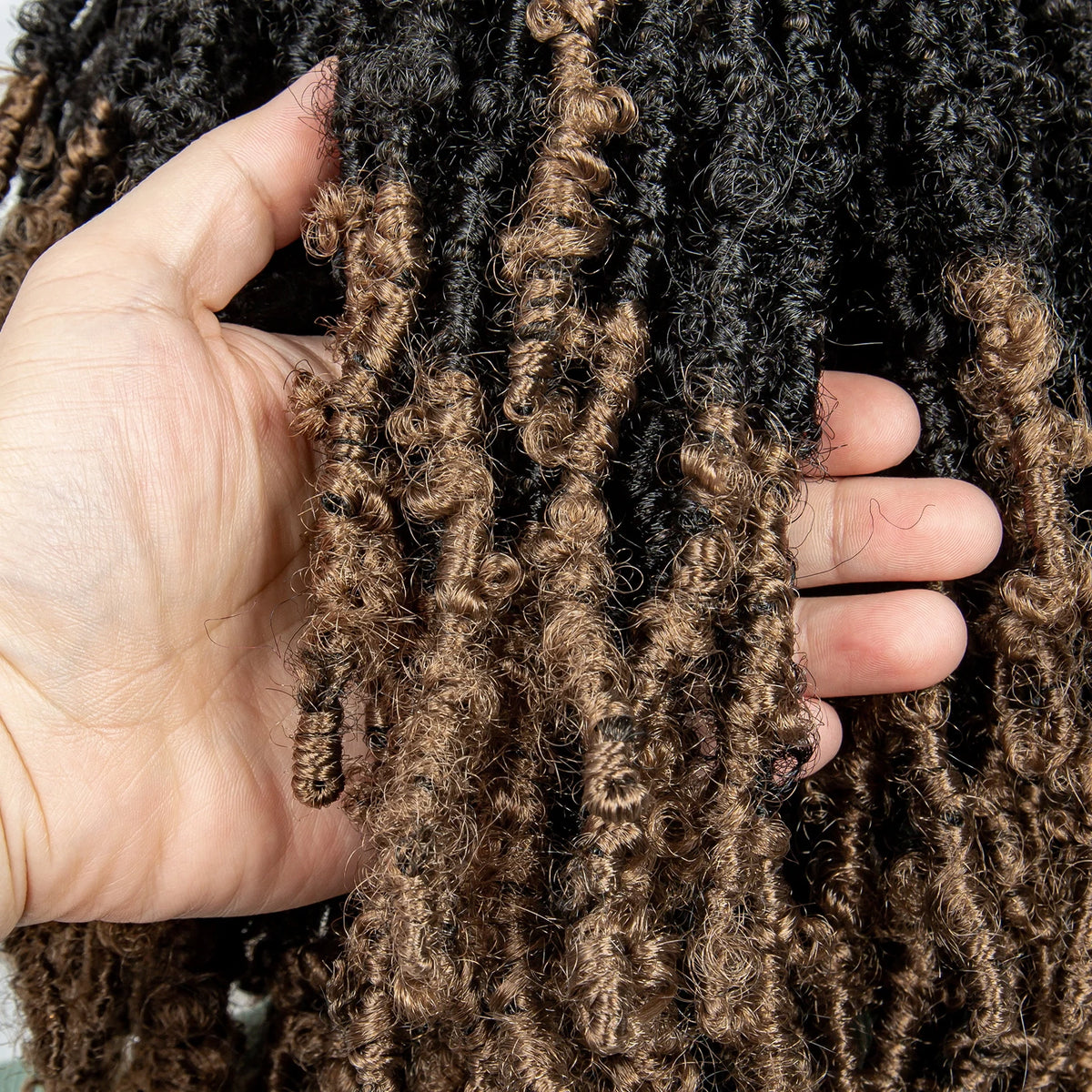 KIMA Pelucas trenzadas sintéticas de 14 pulgadas Peluca frontal de encaje Pelucas trenzadas 9x6 Trenzas de caja sin nudos con pelo de bebé para mujeres negras