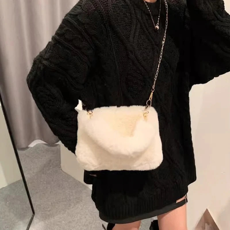 Plush Faux Fur Winter Tote Bag | Casual Fluffy Crossbody & Shoulder Bag | Fashionable Soft Chain Handbag for Girls | Trendy Winter Faux Fur Flap Purse for Women Luxegan