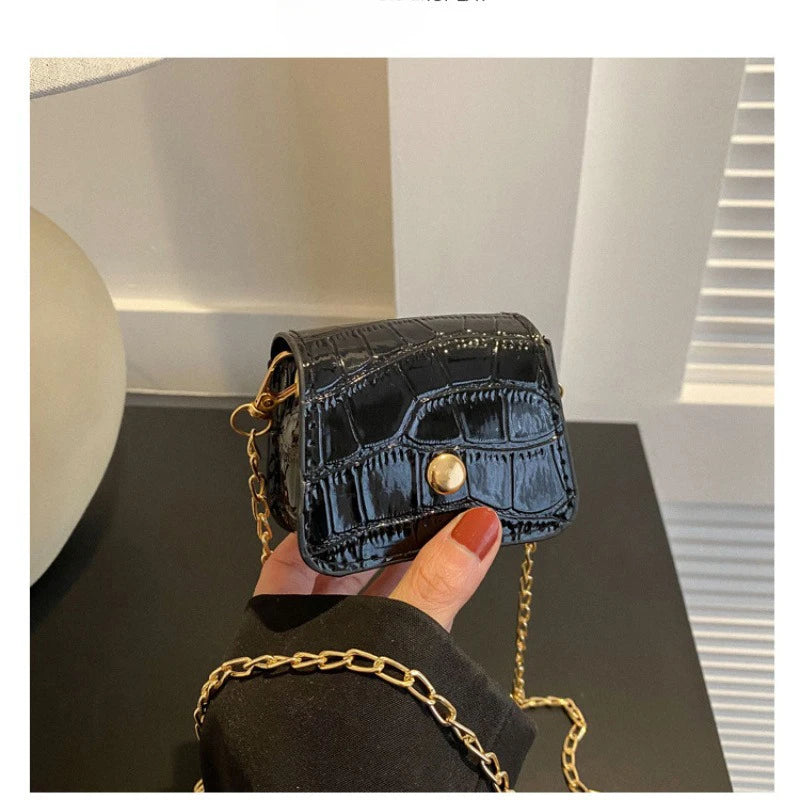 Stylish Women's Mini PU Crocodile-Embossed Bag | Decorative Coin Purse with Adjustable Metal Chain Strap Crossbody/Shoulder Luxegan