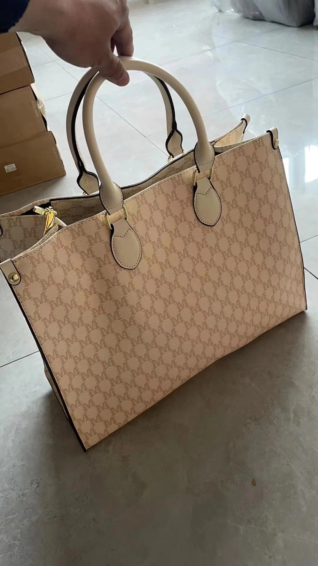 Retro European & American Large-Capacity Tote | Classic Letter Print PU Leather Shoulder Bag | Sophisticated
