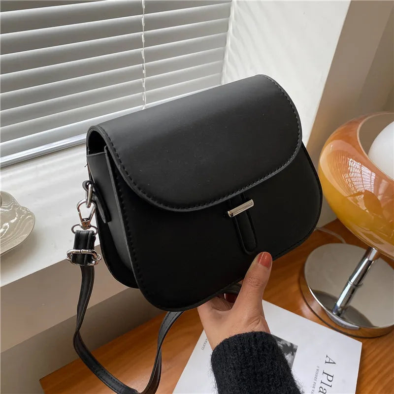 Fashion Women's Crossbody Saddle Bag | Retro Semicircle Handbag & Designer Messenger Bag Luxegan