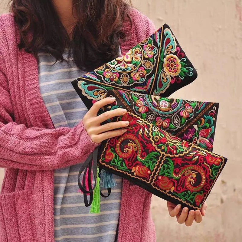 Luxury Design Flowers Clutches Pouch | Fashion Women's Wallet Wrist Handbag & Lady Vintage Envelope Phone Purse (Card Holders Pocket) Luxegan