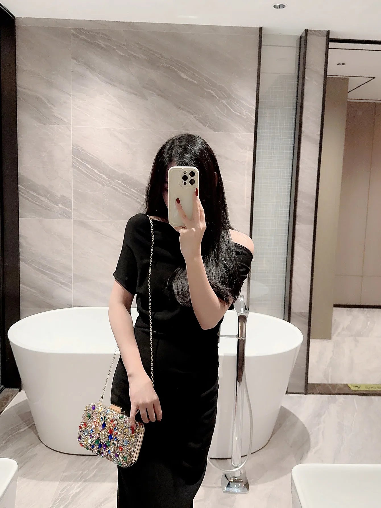 Popular Shiny Rhinestone Diamond Evening Bag | Sophisticated Classy Square Box Clutch | Elegant Beaded Minaudière Dress Bag | Fashion-Forward Rhinestone Chain Bag for Weddings and Galas Luxegan