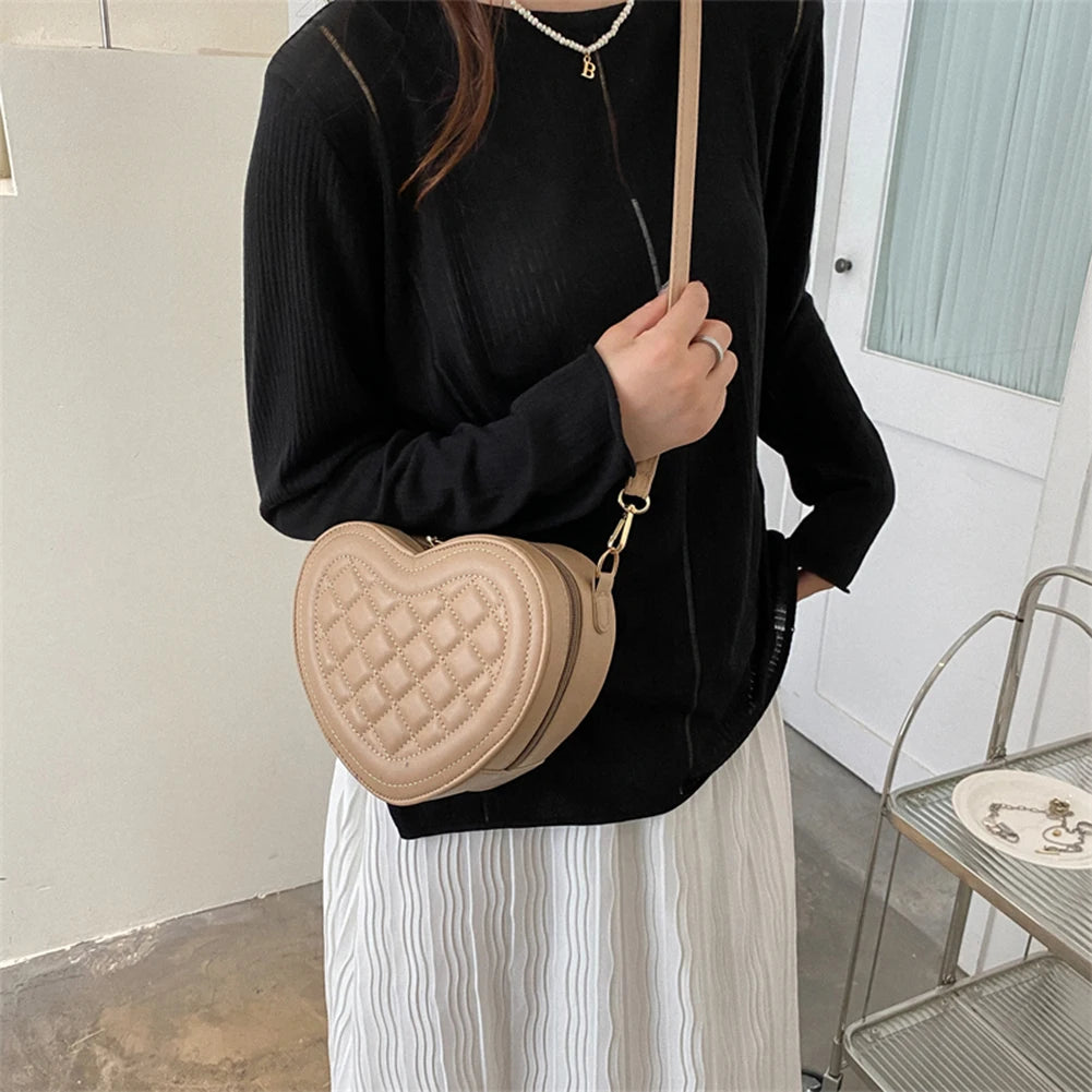 Fashion Love Heart Shaped Crossbody Bag | Rhombic Pattern Leather Chain Totes Luxegan