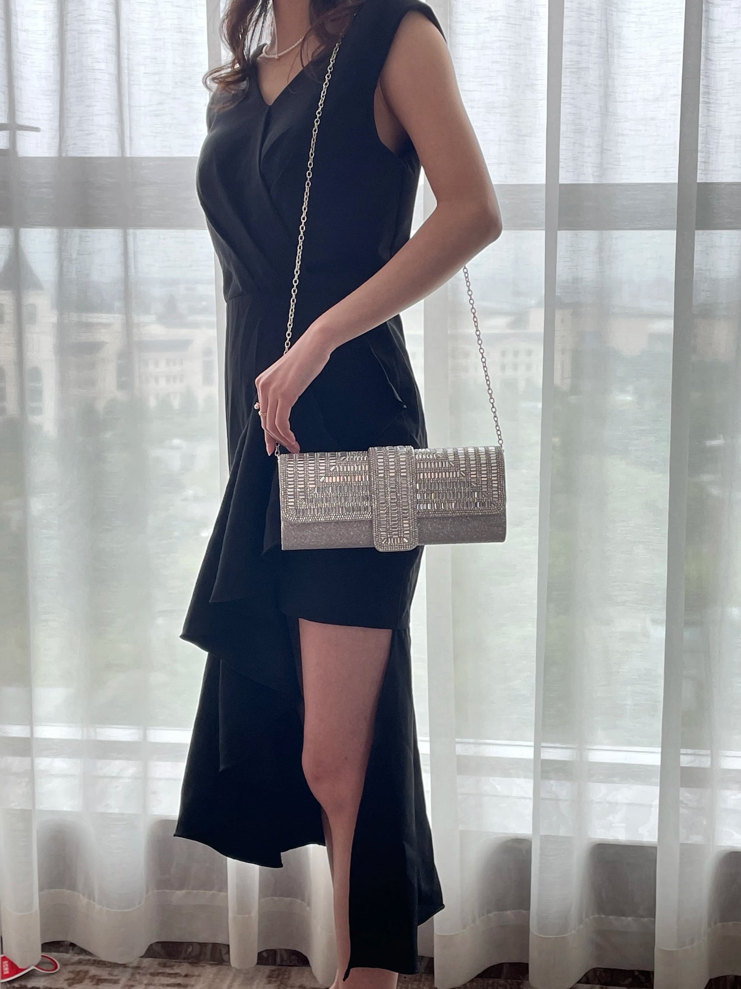 Luxury Crystal Evening Clutch | Sophisticated Diamond-Encrusted Dinner Bag | Elegant Envelope Handbag with Armpit Chain Strap | "Dignified" Sparkling Accessory for Weddings & High-Profile Parties Luxegan