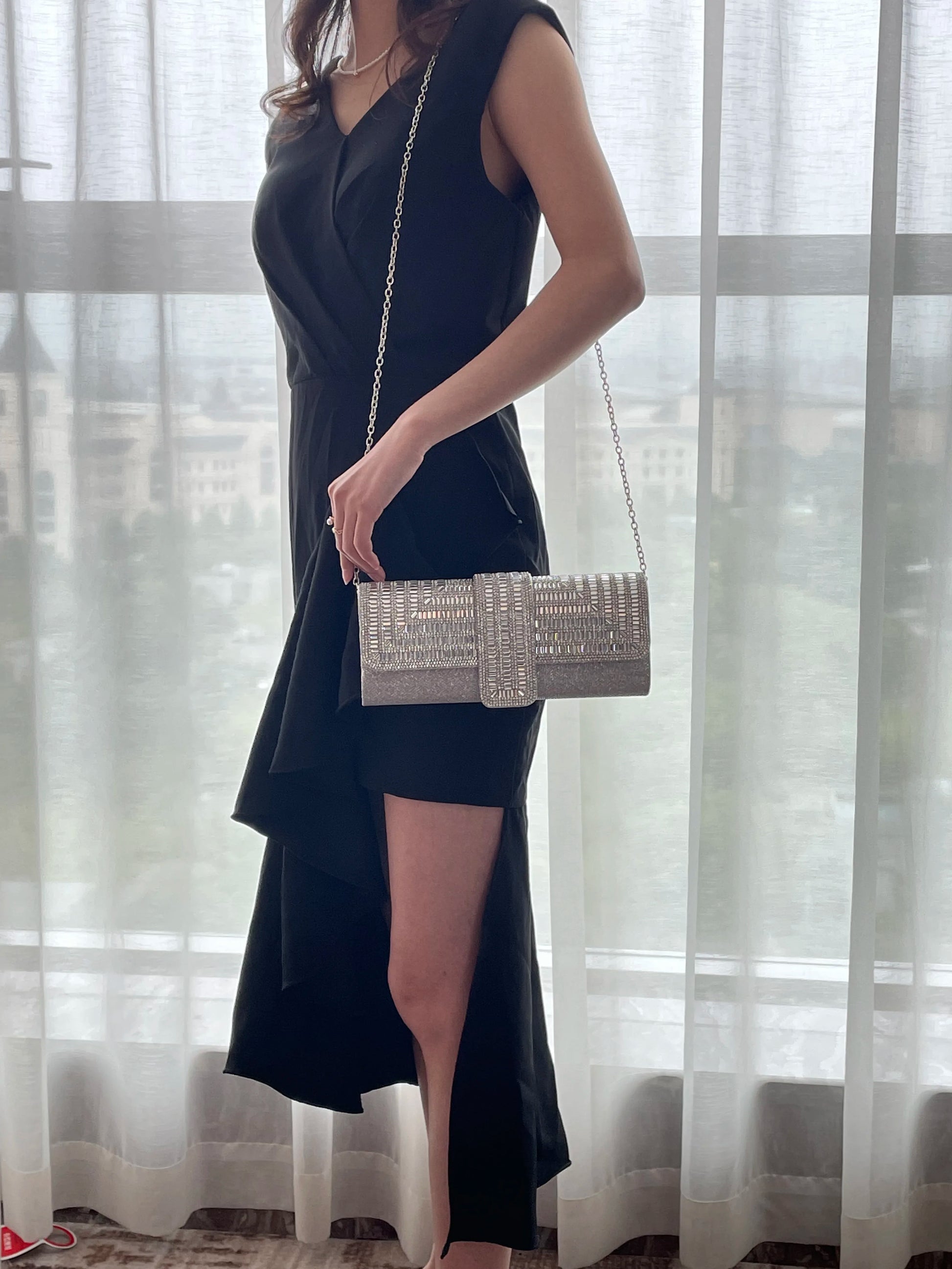 Luxury Crystal Evening Clutch | Sophisticated Diamond-Encrusted Dinner Bag | Elegant Envelope Handbag with Armpit Chain Strap | "Dignified" Sparkling Accessory for Weddings & High-Profile Parties Luxegan