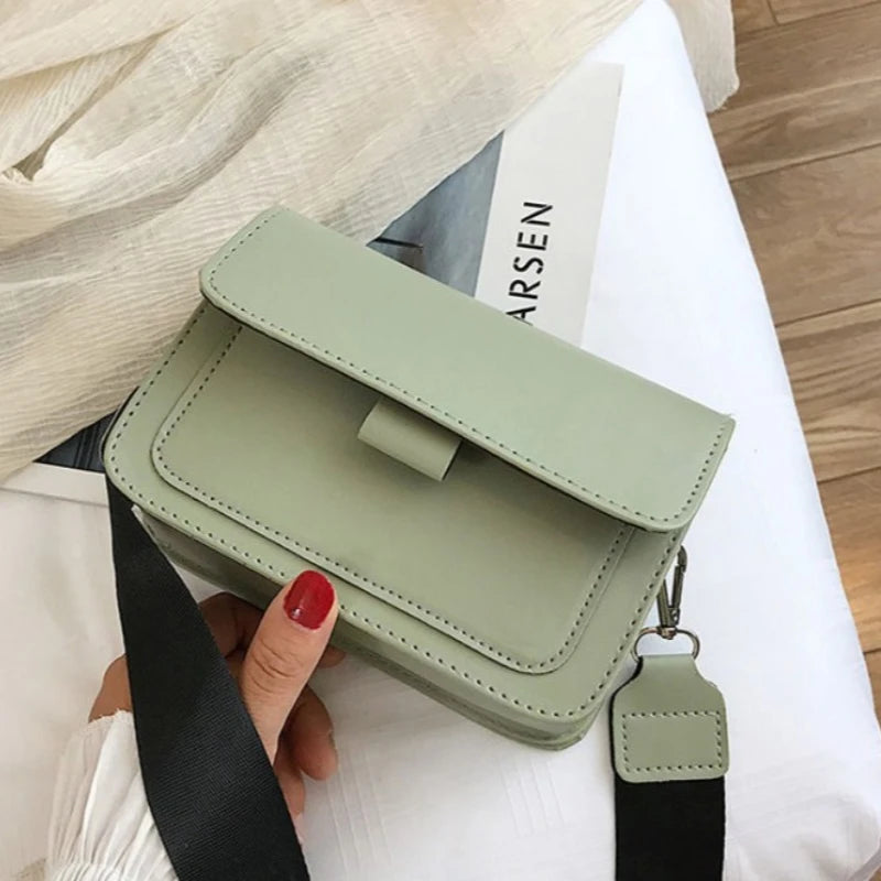 Designer Luxury PU Leather Crossbody Handbag for Women | Fashion Travel Shoulder Messenger Bag (Ladies Small Flap Bag) Luxegan