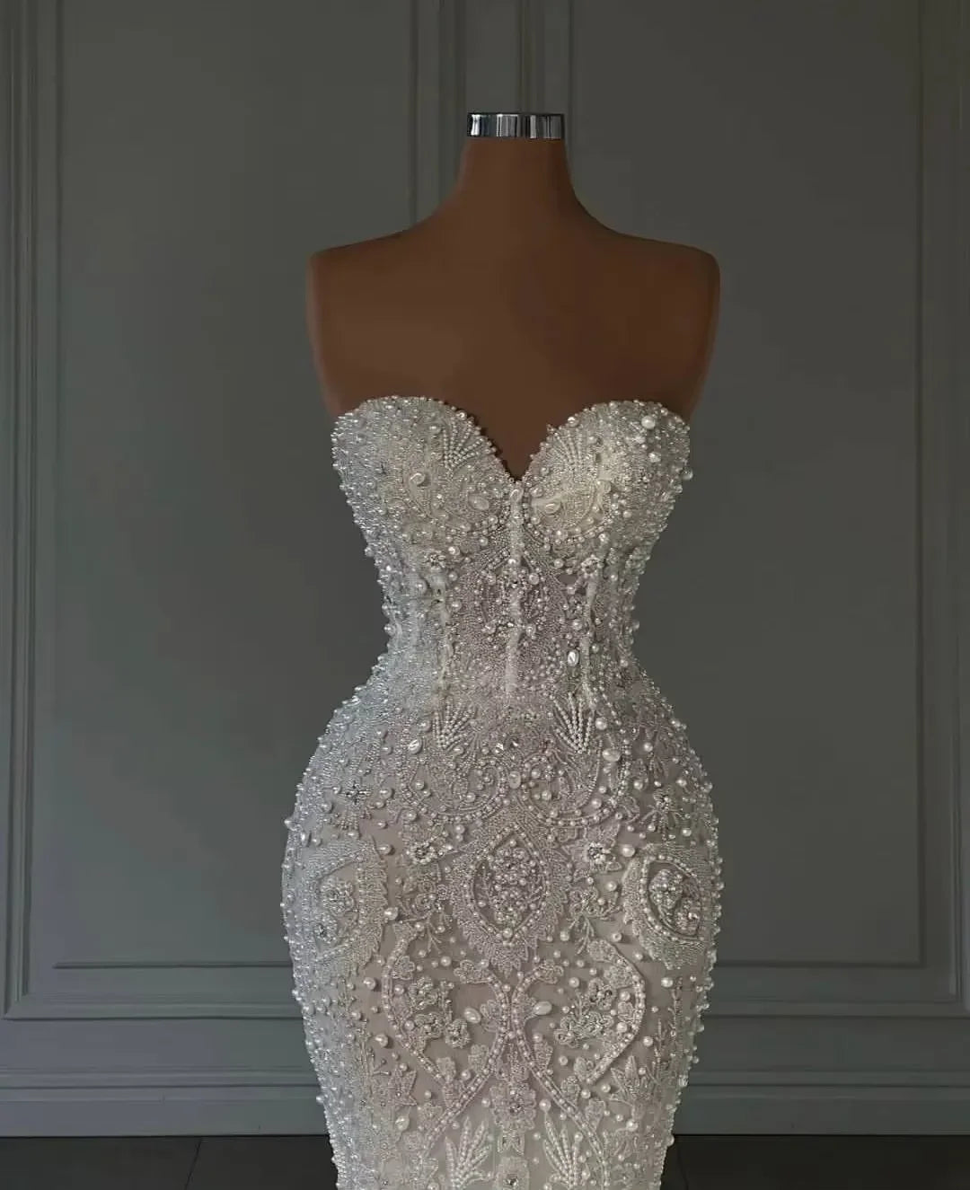 Luxury Sweetheart Mermaid Wedding Dress | Slimming Lace Bespoke Bridal Gown | Sleeveless Off-the-Shoulder Pearl Sparkle Floor-Length Bridal Robe with Sweep Train Luxegan