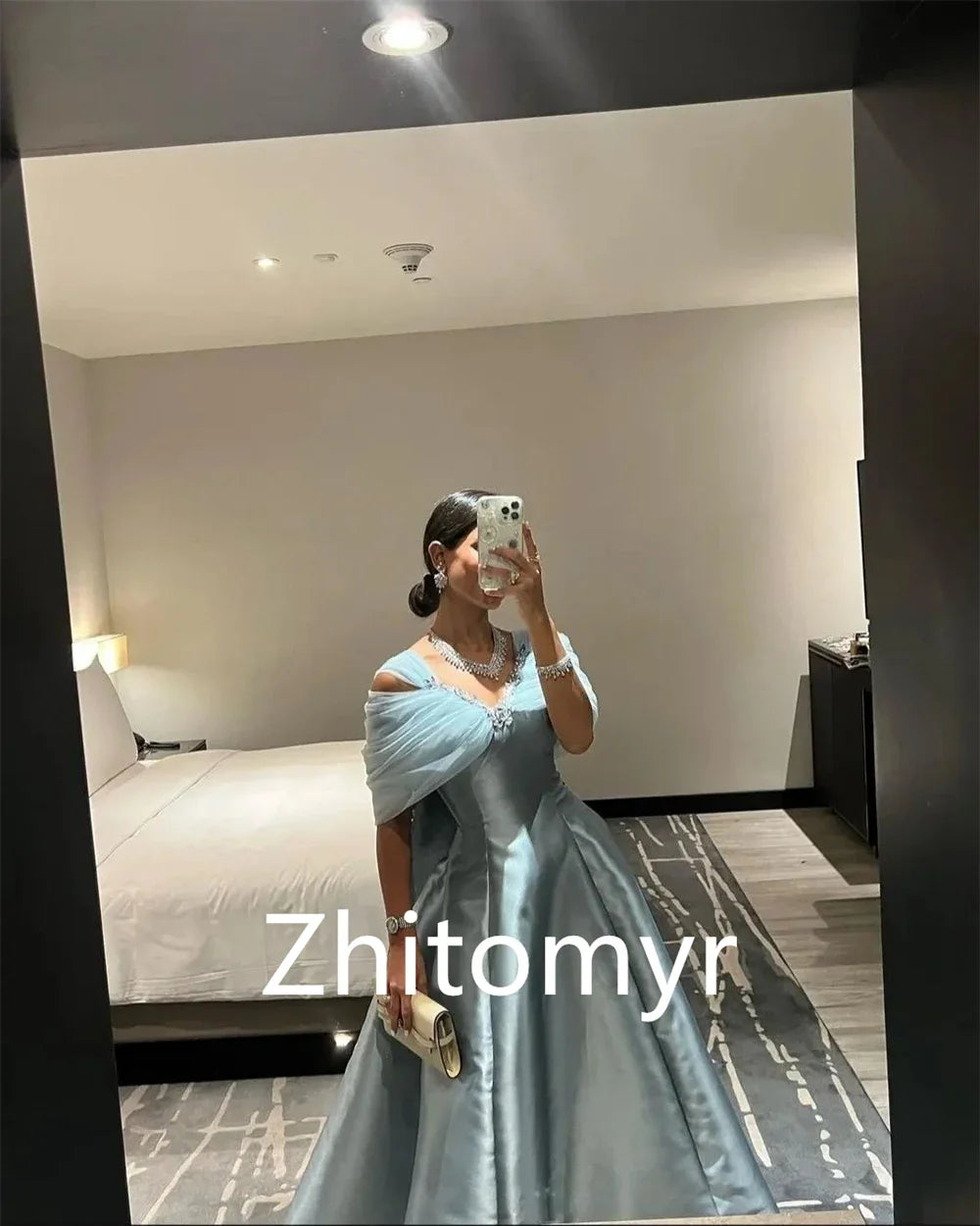 Customized Sparkle Elegant V-neck Ball gown Formal Ocassion Gown Beading Paillette / Sequins Sweep/Brush Charmeuse Evening Dress