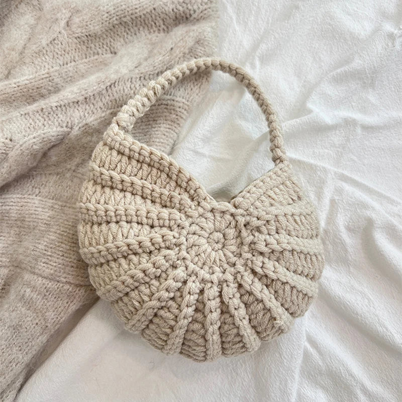 Polyester Hand-Woven Conch Shell Bag | Cute Pearls Chain Novelty Crossbody Bag Luxegan