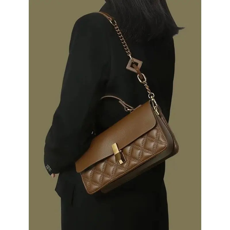 Luxury Designer Cowhide Crossbody Bag | High-Quality Diamond Lattice Chain Underarm Bag | Niche Genuine Leather Baguette Shoulder Bag | Elegant Women’s Hasp Handbag (Model 122) Luxegan