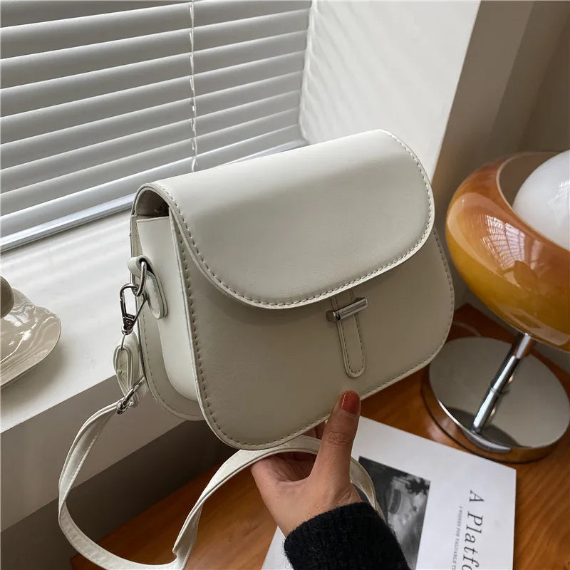 Fashion Women's Crossbody Saddle Bag | Retro Semicircle Handbag & Designer Messenger Bag Luxegan