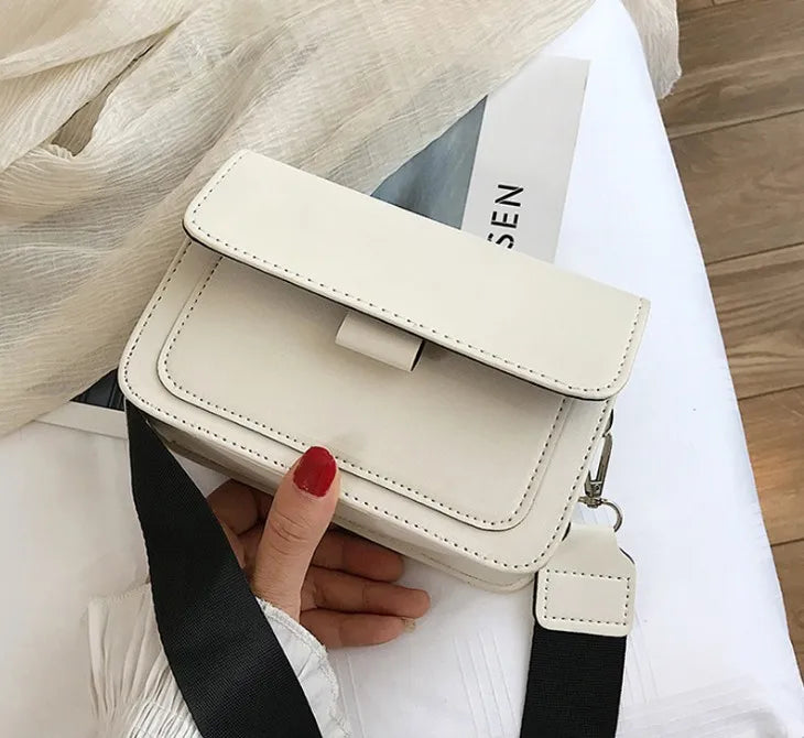 Designer Luxury PU Leather Crossbody Handbag for Women | Fashion Travel Shoulder Messenger Bag (Ladies Small Flap Bag) Luxegan