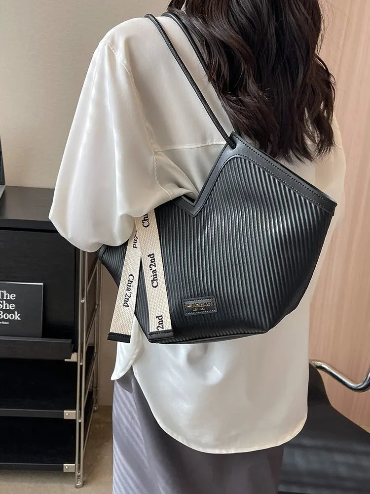 Korean Style "Big Bag" Women's Casual Tote | Versatile All-Match Commuter Shoulder Bag | Fashionable Student Handbag with Ribbon Decoration | High-Quality PU Leather Daily Carry (Model ZY052) Luxegan