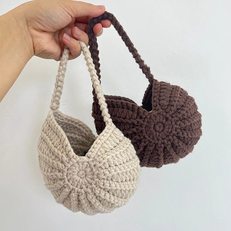 Polyester Hand-Woven Conch Shell Bag | Cute Pearls Chain Novelty Crossbody Bag Luxegan