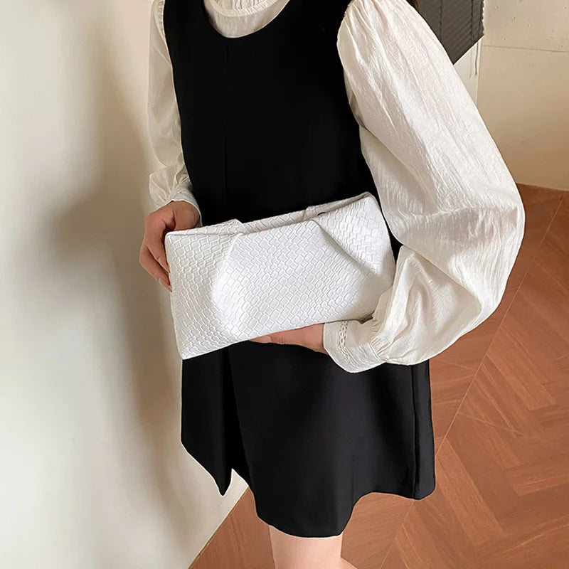 Bolso de mano multifuncional de moda para mujer, cartera de noche con patrón en relieve, gran capacidad, bolsillo para teléfono, monedero de lujo para mujer