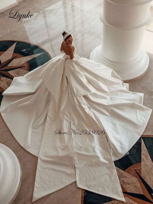 Liyuke Vestido de novia de satén escalonado de lujo, bata de boda sin mangas, cuentas, perlas, hombros descubiertos, falda de novia