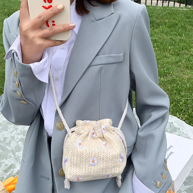 Straw Weave Bucket Bags | Rattan Women Summer Beach Shoulder Bags & Retro Mini Messenger Bag Luxegan