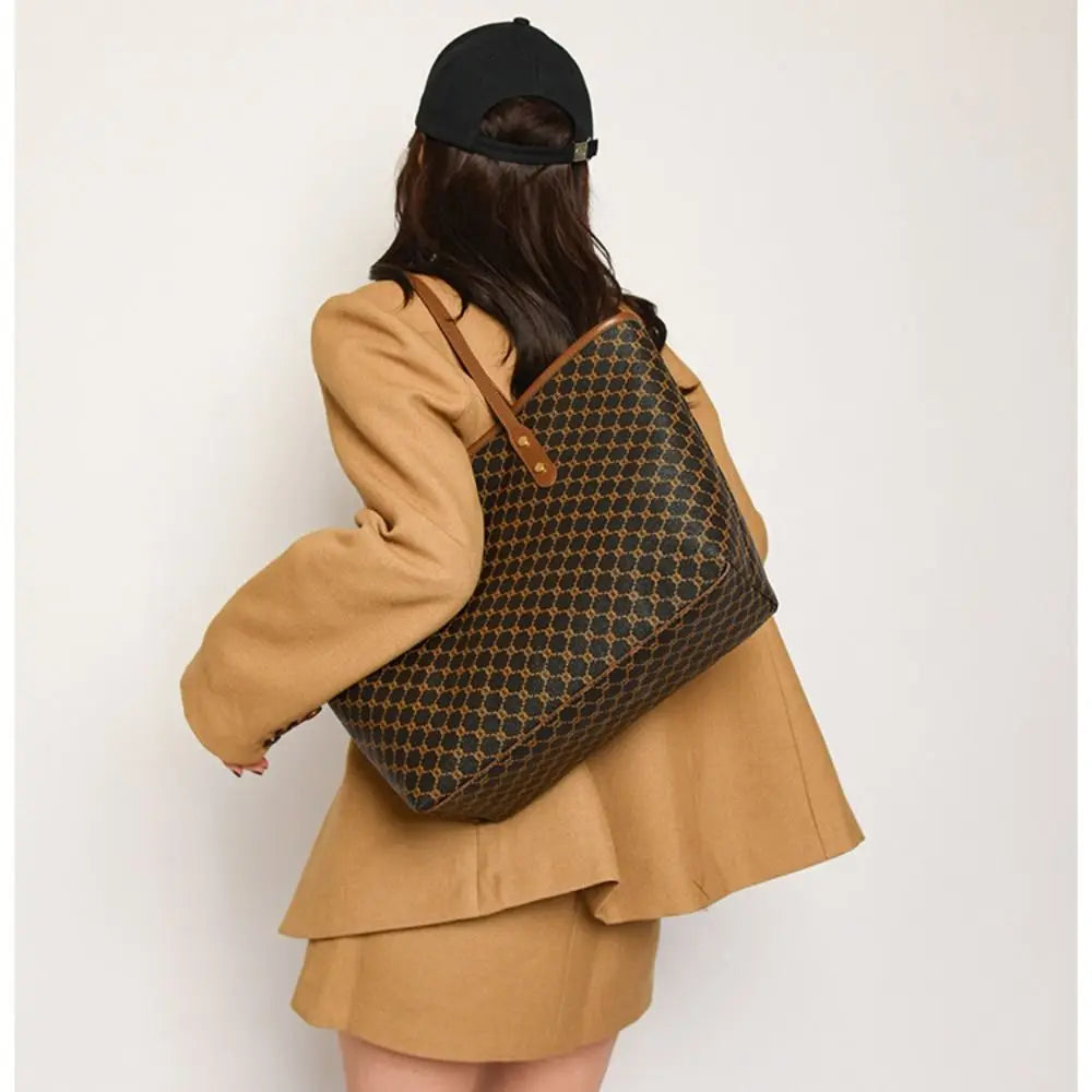 Classic Design Baguette Tote | Large Capacity Commuting Handbag Luxegan