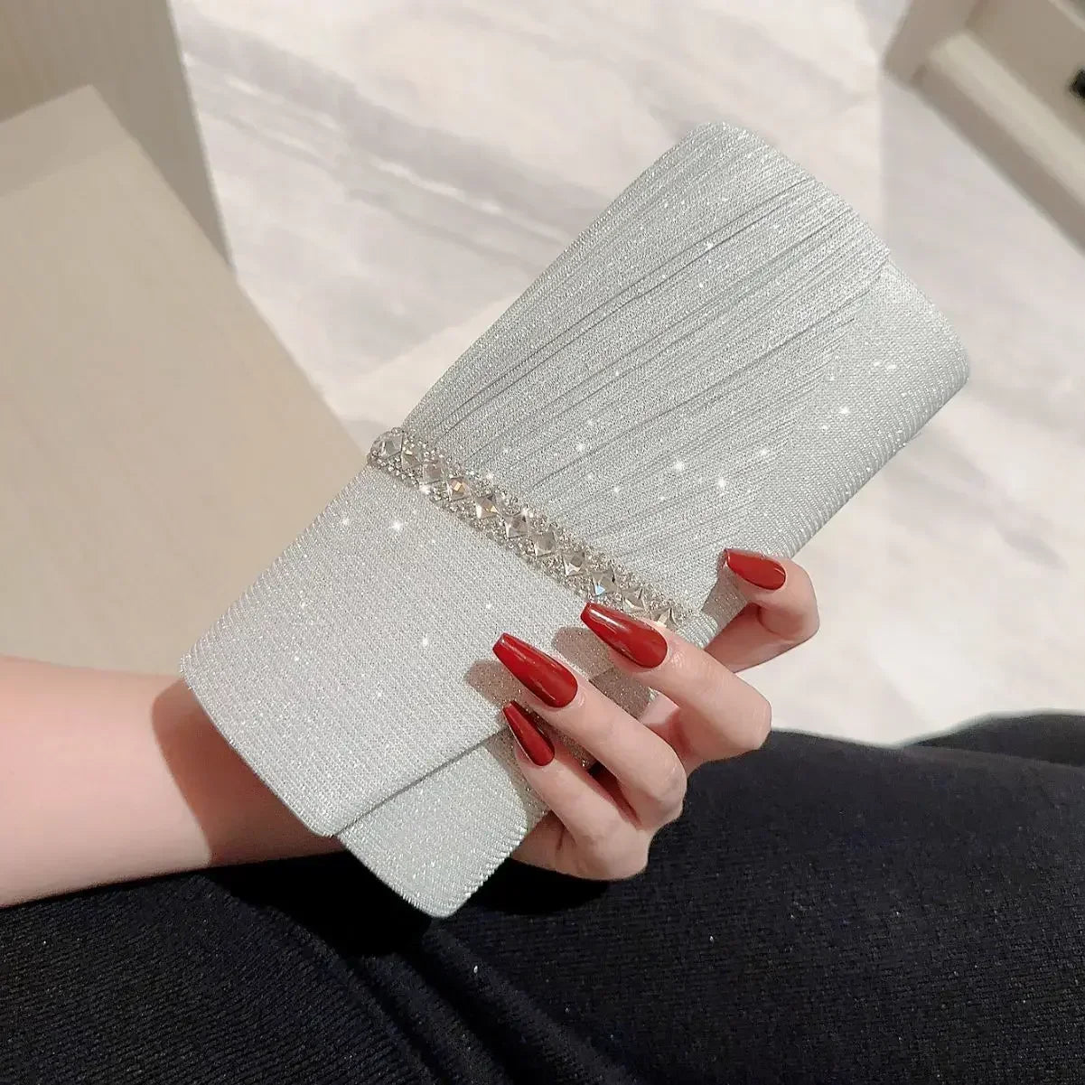 Elegant Glitter Silver Envelope Clutch | Fashion Hard-Shell Evening Bag with Flap Pocket | Luxury Party Handbag & Long Chain Shoulder Bag for Weddings Luxegan