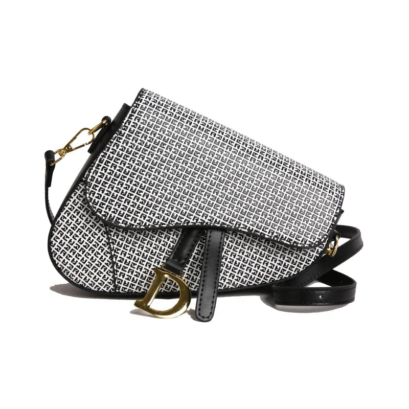 Luxury Popular Shoulder Bag | Designer Tote Purse & Ladies Elegant Chain Strap Crossbody Bag (Suitable for Daily Use) Luxegan