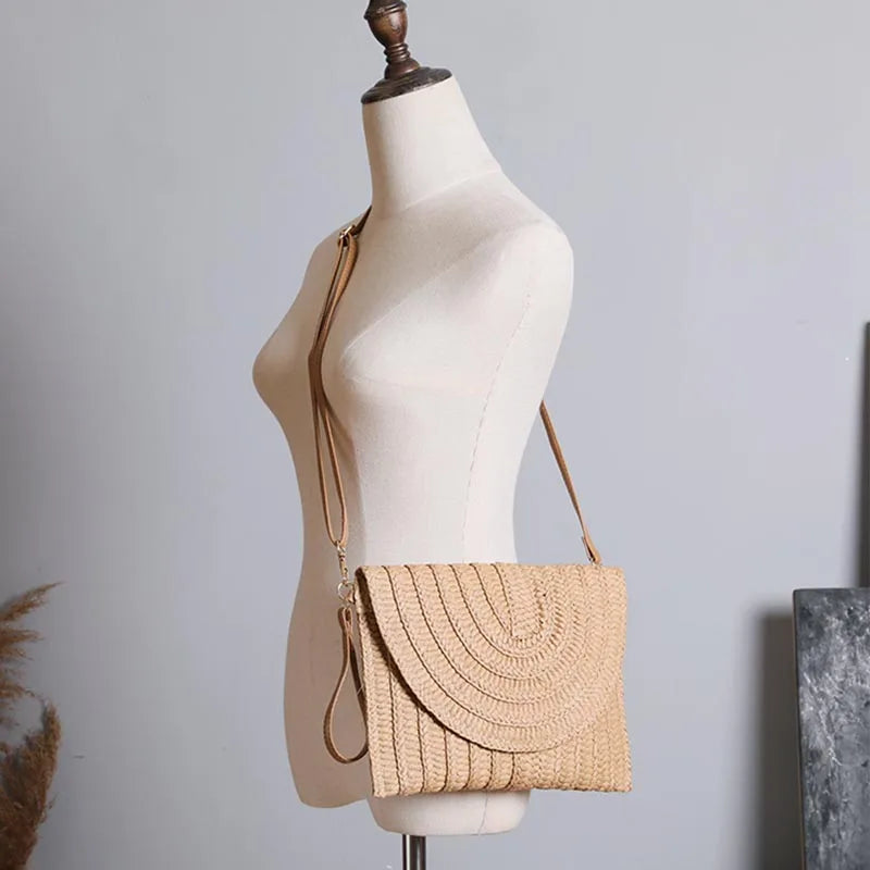 Bolsos de playa de verano para mujer Bolso bandolera de paja hecho a mano con sobre Bolso de hombro trenzado Bolso de mano de vacaciones tejido