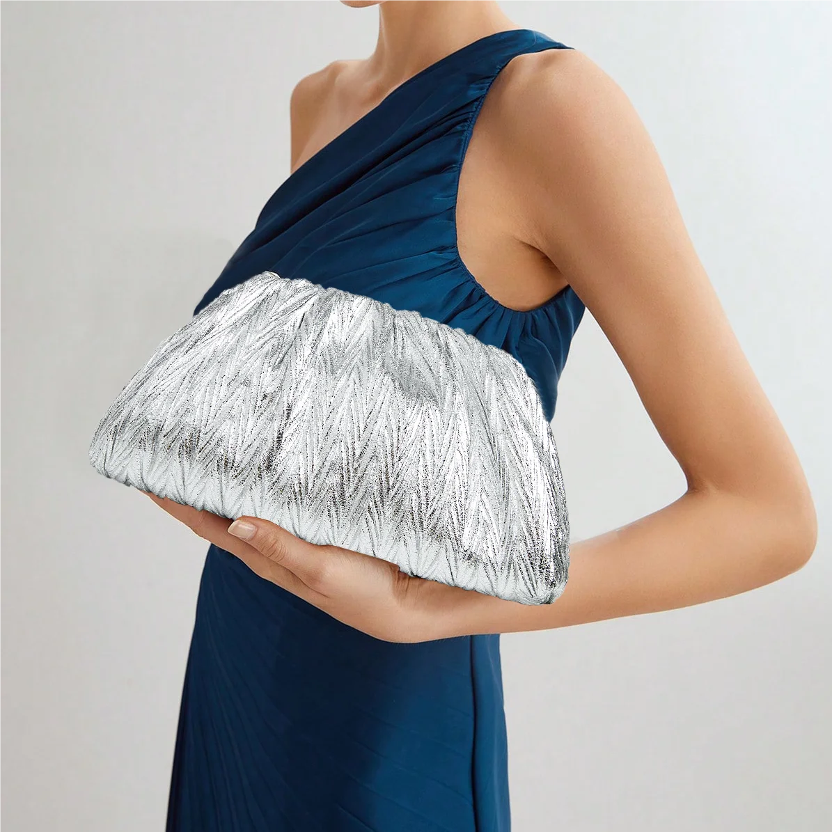 Elegant Silver Pleated Banquet Handbag | Large Capacity Luxury Ruched Clutch | Versatile Fashion Portable Party Bag | Minimalist Solid Silver Dinner Purse for Dates & Weddings Luxegan