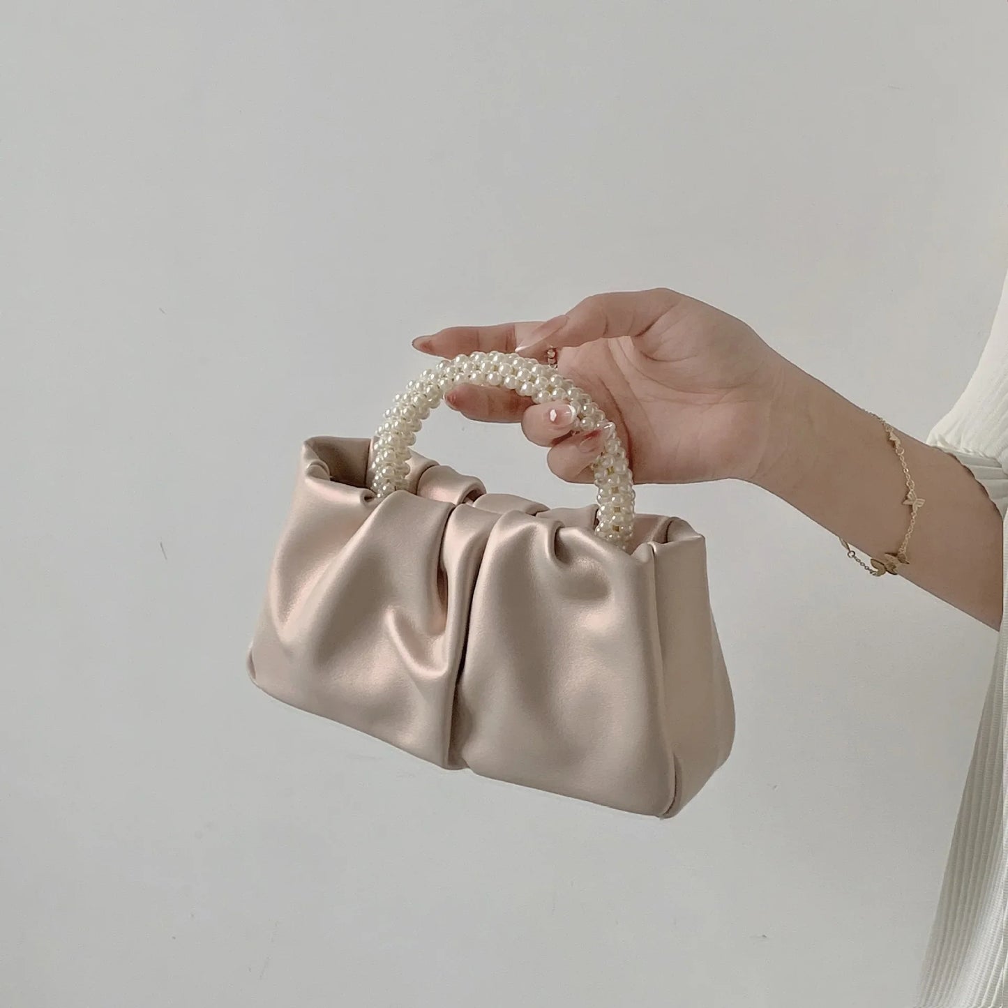 Fashion Pearl Handle Women's Dinner Clutch | Luxury Designer Handbags & Small Messenger Bag Luxegan