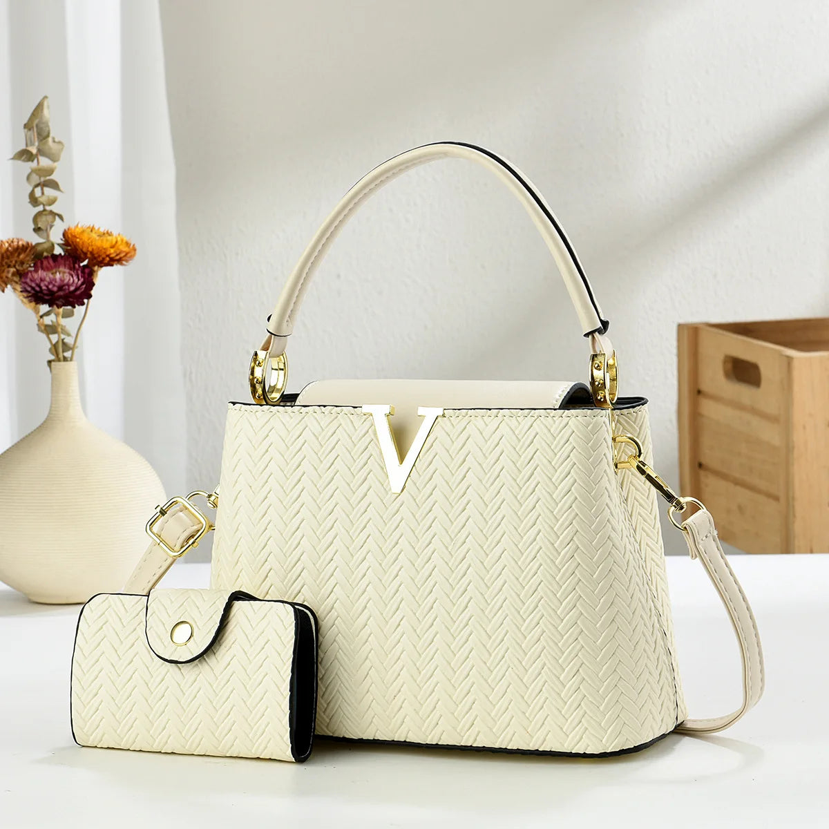 New Luxury Designer Shoulder Bag for Women | Large Capacity Fashion Crossbody Bag | Trendy PU Leather Square