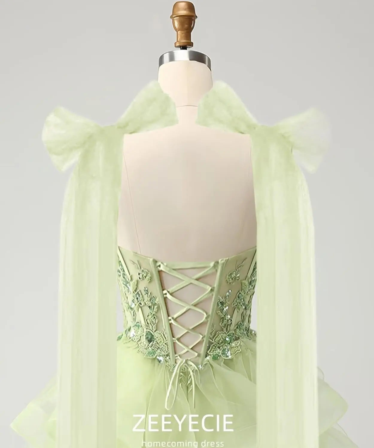 Tiered Tulle Homecoming Dresses Sparkly Lace Applique Bow Straps Short Prom Dress for Teens Cocktail Dress Graduation Dress